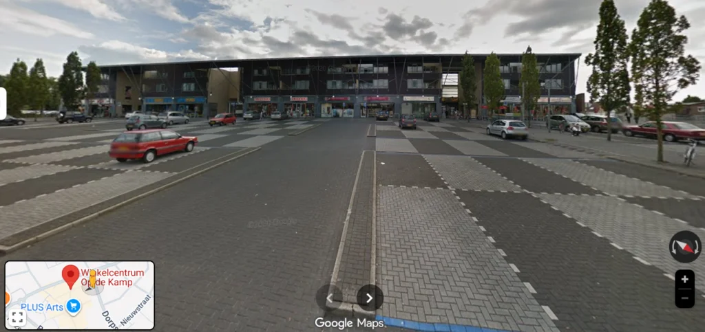 The open parking square directly in front of Zalencentrum de Brandpoort